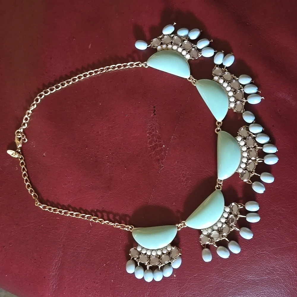 A dazzling Necklace